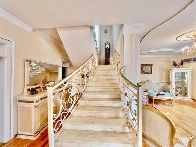 10 otaqlı həyət evi/bağ evi - Novxanı q. - 500 m² (20)