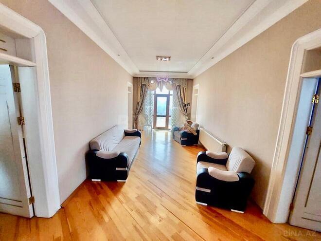 10 otaqlı həyət evi/bağ evi - Novxanı q. - 500 m² (14)