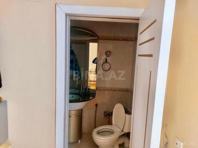 10 otaqlı həyət evi/bağ evi - Novxanı q. - 500 m² (25)