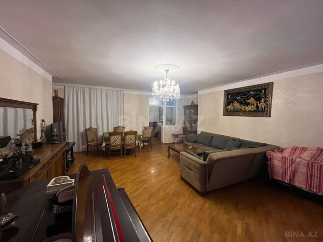 4-комн. вторичка - м. 8 ноября - 130 м² (1)
