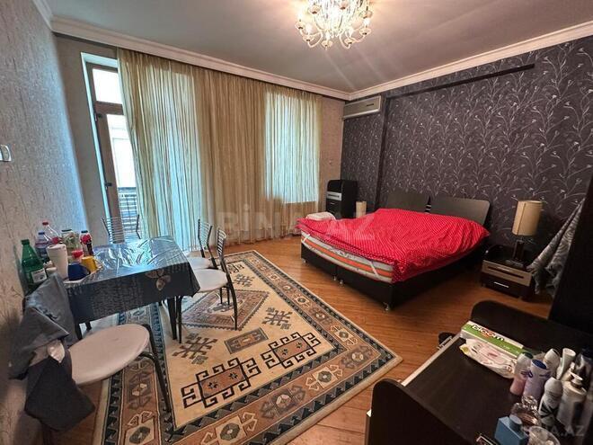 Satılır 5 otaqlı köhnə tikili 200 m², Sahil m., photo 8 from 17