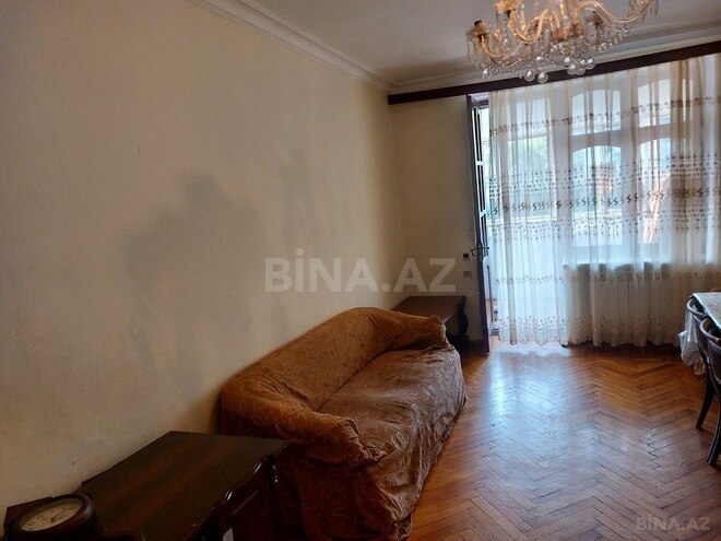 2 otaqlı köhnə tikili - 28 May m. - 50 m² (1)