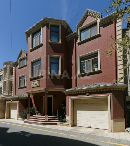 8 otaqlı həyət evi/bağ evi - Gənclik m. - 630 m² (1)