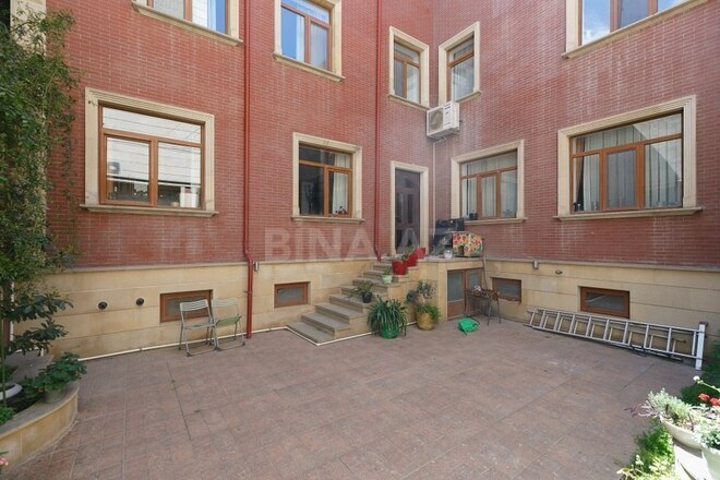 8 otaqlı həyət evi/bağ evi - Gənclik m. - 630 m² (29)