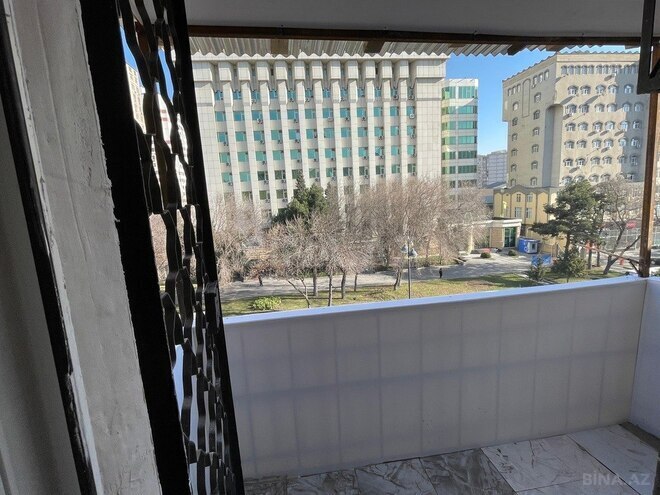 2 otaqlı köhnə tikili - İnşaatçılar m. - 50 m² (10)