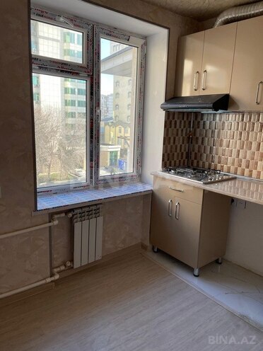 2 otaqlı köhnə tikili - İnşaatçılar m. - 50 m² (8)