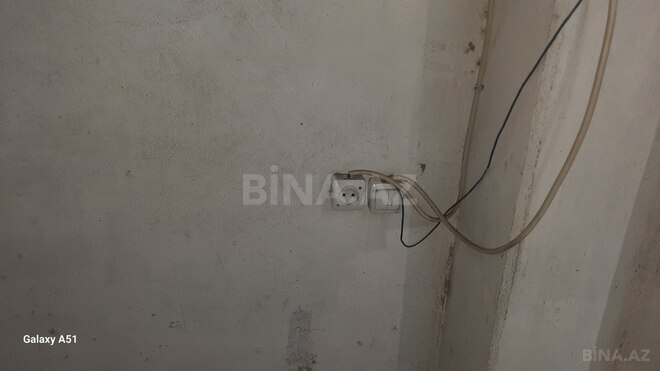 Qaraj - İnşaatçılar m. - 20 m² (7)