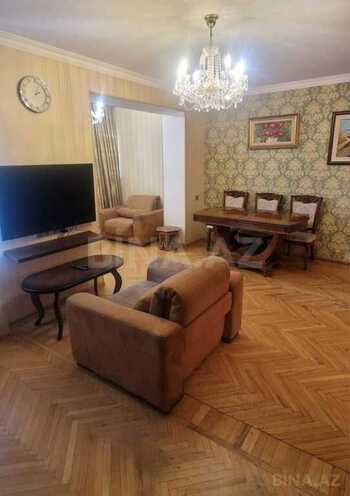 2 otaqlı köhnə tikili - İnşaatçılar m. - 65 m² (1)