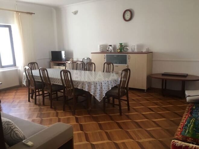 4 otaqlı həyət evi/bağ evi - Novxanı q. - 200 m² (9)