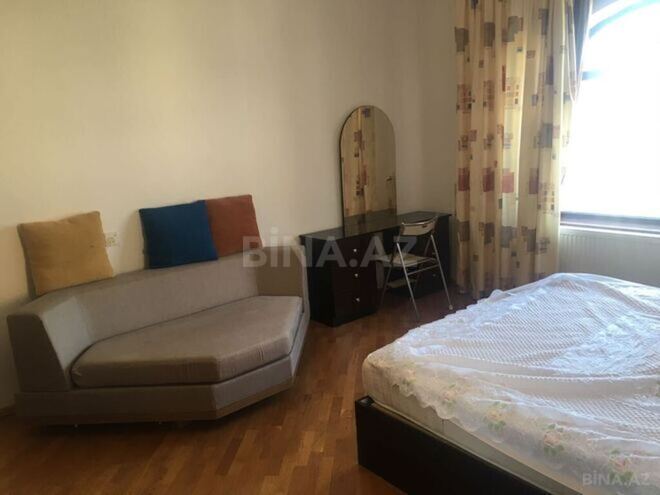 4 otaqlı həyət evi/bağ evi - Novxanı q. - 200 m² (17)