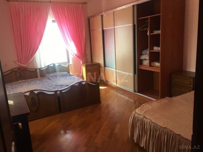 4 otaqlı həyət evi/bağ evi - Novxanı q. - 200 m² (21)