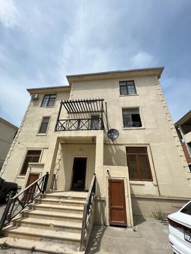 8 otaqlı həyət evi/bağ evi - Buzovna q. - 468 m² (1)
