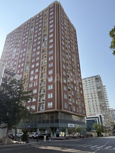 Qaraj - 28 May m. - 17.7 m² (1)