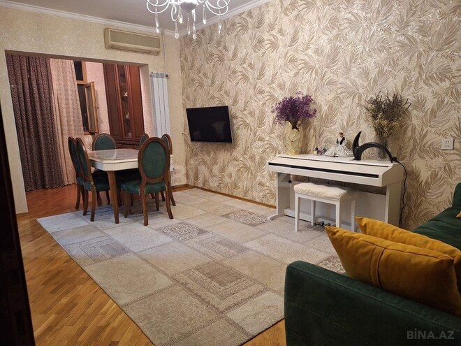 3 otaqlı köhnə tikili - 8-ci mikrorayon q. - 85 m² (1)