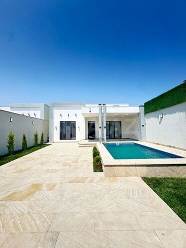 4 otaqlı həyət evi/bağ evi - Şüvəlan q. - 155 m² (1)
