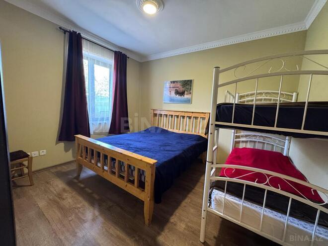 8 otaqlı həyət evi/bağ evi - Qusar - 300 m² (15)
