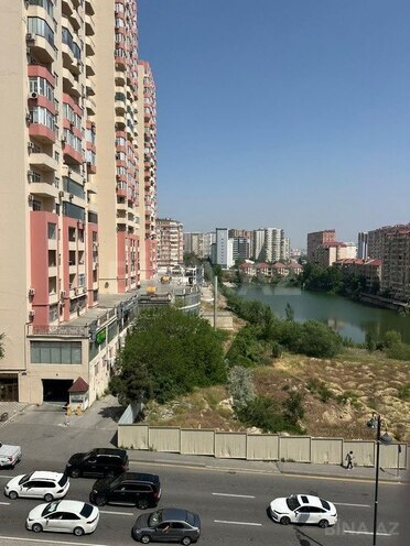 3 otaqlı köhnə tikili - İnşaatçılar m. - 80 m² (1)