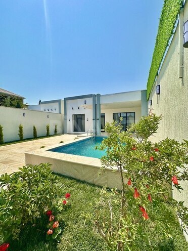 4 otaqlı həyət evi/bağ evi - Şüvəlan q. - 160 m² (1)