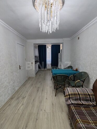 2 otaqlı köhnə tikili - İnşaatçılar m. - 42 m² (1)
