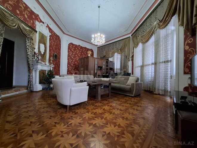 2 otaqlı köhnə tikili - 28 May m. - 75 m² (1)