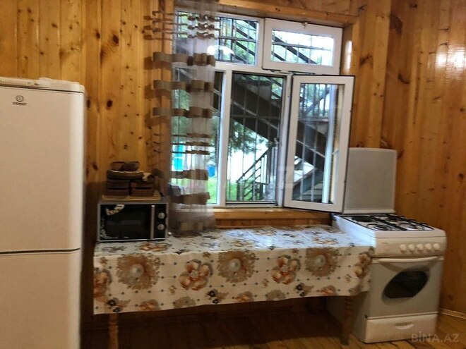 6 otaqlı həyət evi/bağ evi - Göygöl - 300 m² (18)
