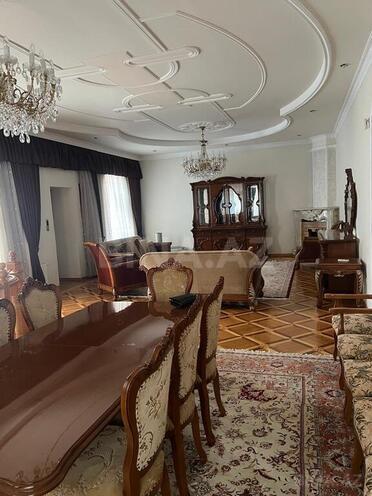 8 otaqlı həyət evi/bağ evi - Bakıxanov q. - 320 m² (24)