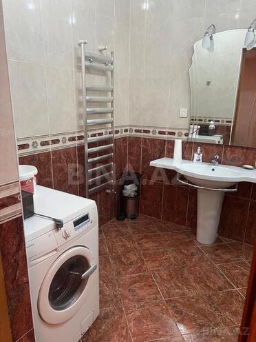 8 otaqlı həyət evi/bağ evi - Bakıxanov q. - 320 m² (8)