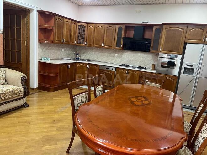 8 otaqlı həyət evi/bağ evi - Bakıxanov q. - 320 m² (7)