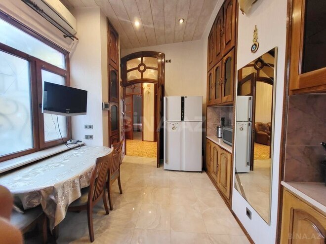 4 otaqlı köhnə tikili - İçəri Şəhər m. - 190 m² (20)