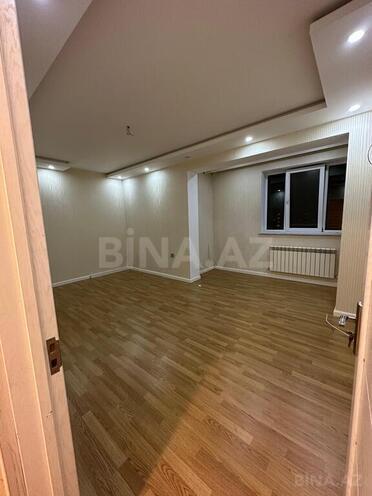 2 otaqlı köhnə tikili - 8-ci mikrorayon q. - 65 m² (1)
