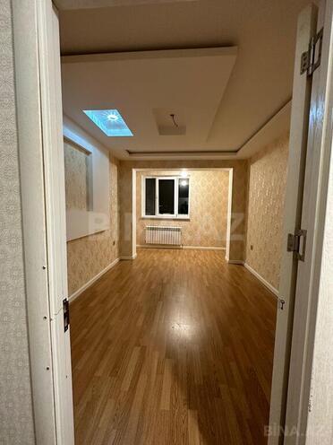 2 otaqlı köhnə tikili - 8-ci mikrorayon q. - 65 m² (2)
