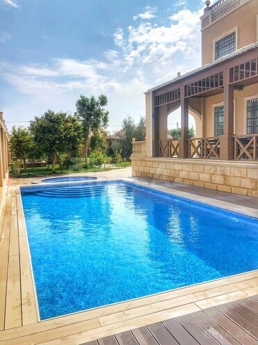 4 otaqlı həyət evi/bağ evi - Türkan q. - 504 m² (1)
