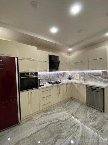 3 otaqlı yeni tikili - 8 Noyabr m. - 155 m² (14)