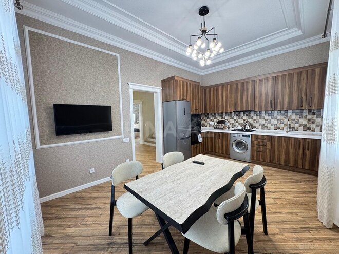 6 otaqlı həyət evi/bağ evi - Nardaran q. - 350 m² (7)