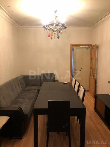 2 otaqlı köhnə tikili - İnşaatçılar m. - 65 m² (1)