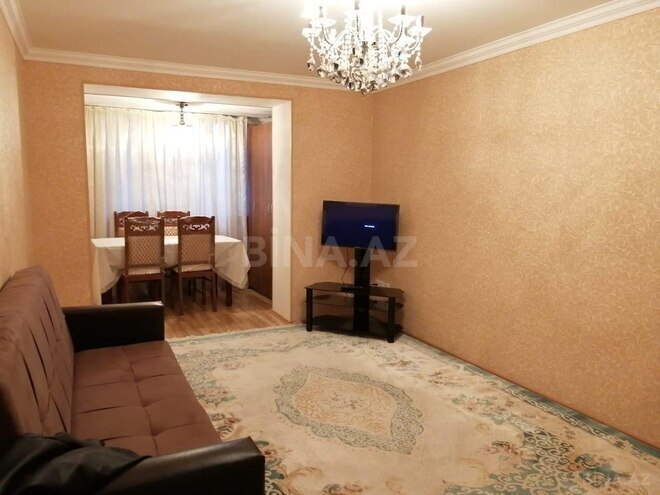 2 otaqlı köhnə tikili - İnşaatçılar m. - 50 m² (1)