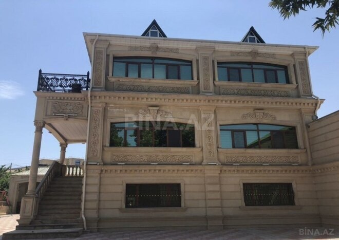 9 otaqlı həyət evi/bağ evi - Novxanı q. - 400 m² (1)