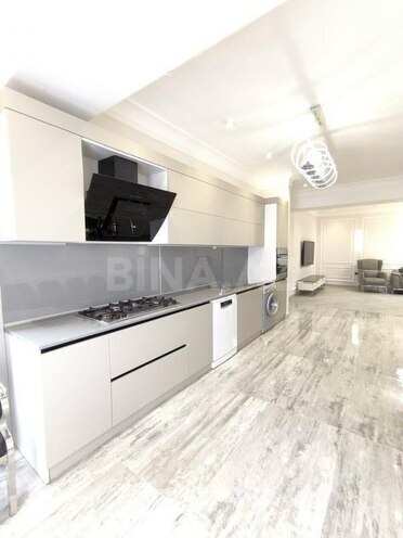 4-комн. новостройка - м. 28 мая - 180 м² (3)