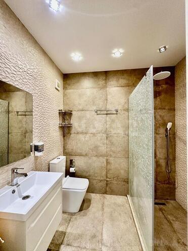 3-комн. новостройка - м. 8 ноября - 160 м² (21)