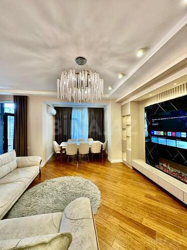 3-комн. новостройка - м. 8 ноября - 160 м² (1)