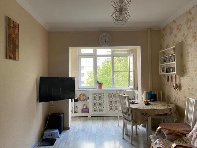3 otaqlı köhnə tikili - 9-cu mikrorayon q. - 70 m² (2)