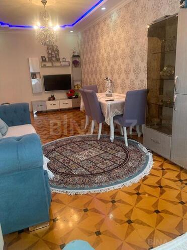 3 otaqlı köhnə tikili - Massiv A q. - 80 m² (1)
