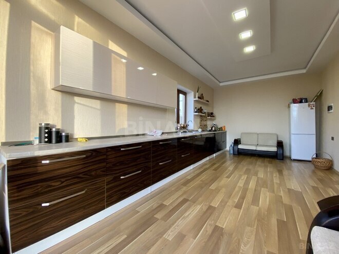 5 otaqlı həyət evi/bağ evi - Novxanı q. - 450 m² (11)