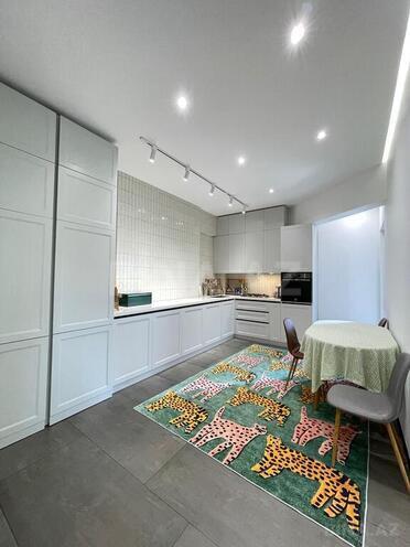 4-комн. новостройка - м. 28 мая - 175 м² (15)