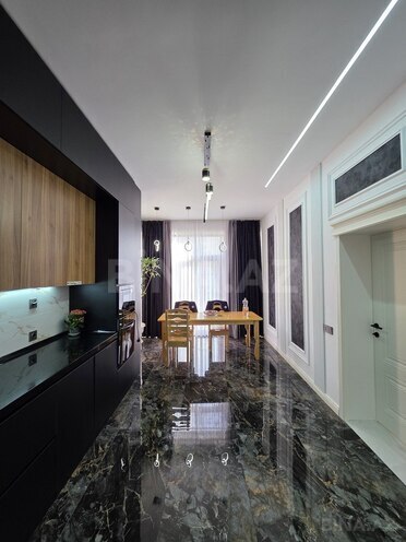 5 otaqlı həyət evi/bağ evi - Şüvəlan q. - 200 m² (22)