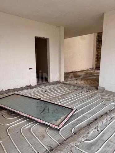 6 otaqlı həyət evi/bağ evi - Novxanı q. - 580 m² (8)