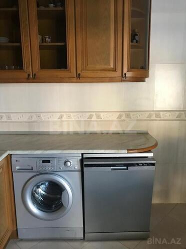 6 otaqlı həyət evi/bağ evi - Novxanı q. - 400 m² (14)