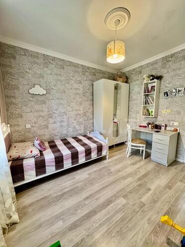 4 otaqlı köhnə tikili - İnşaatçılar m. - 110 m² (20)