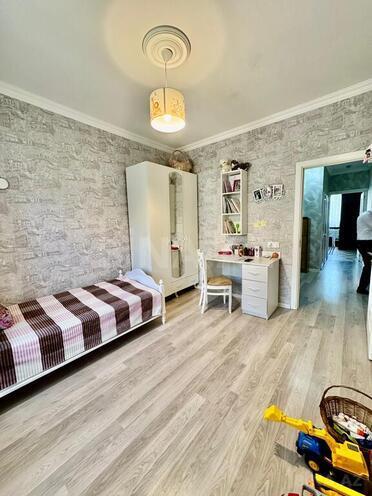 4 otaqlı köhnə tikili - İnşaatçılar m. - 110 m² (17)
