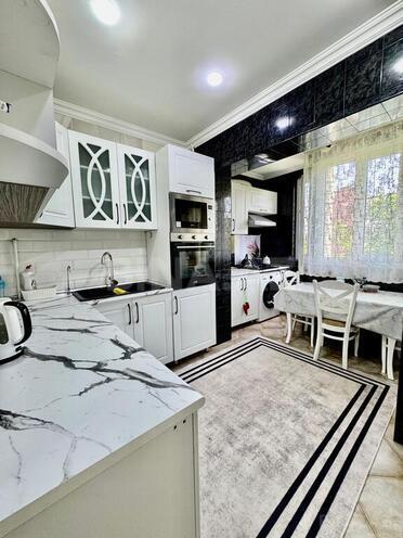 4 otaqlı köhnə tikili - İnşaatçılar m. - 110 m² (9)